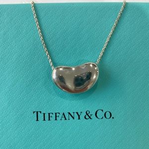 Elsa Peretti®
Bean® design Pendant
in Sterling Silver, 9 mm